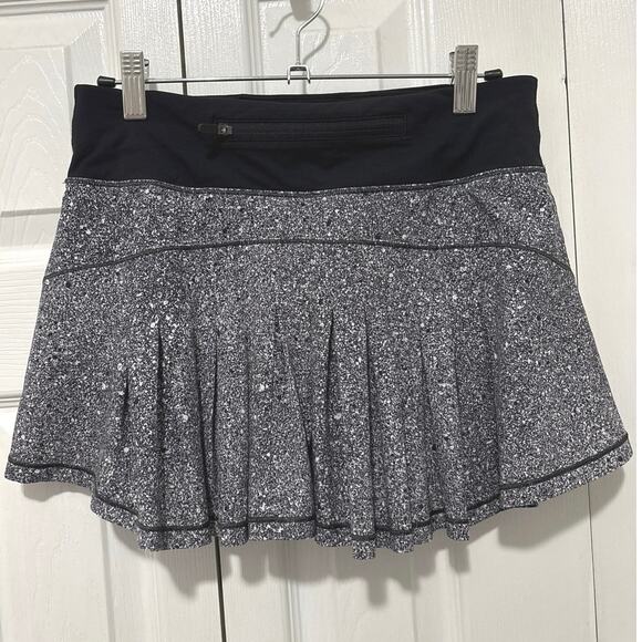 Lululemon Circuit Breaker Pleated Skort in Black and White Splatter Size 4 - Picture 4 of 8